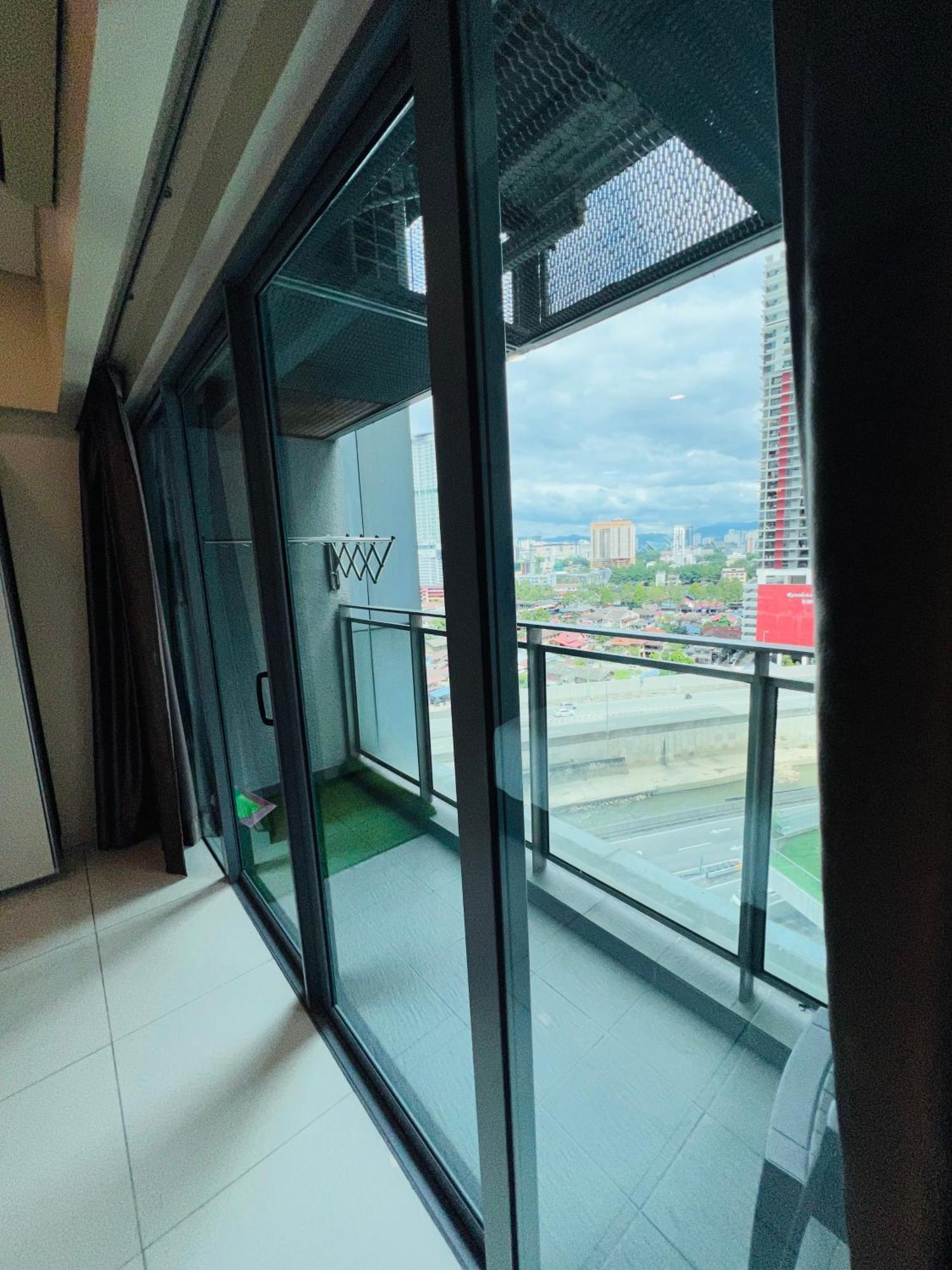 Summer Suites Klcc By Classy Kuala Lumpur Exterior photo